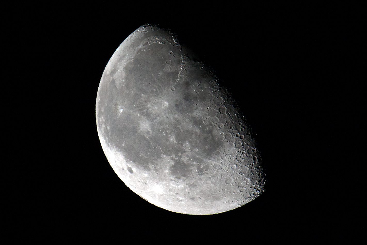 moon400.jpg